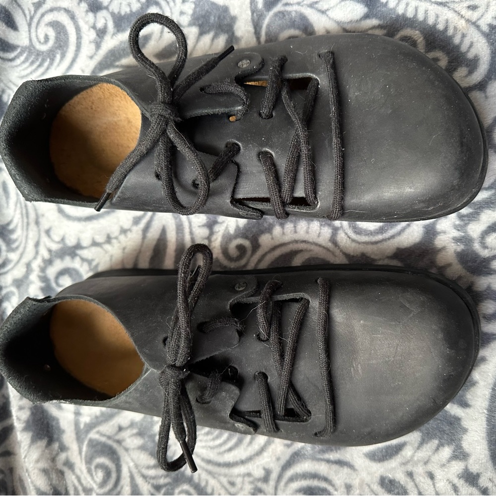 Almost new Birkenstocks Montana sz 39 aka 8 oiled leather